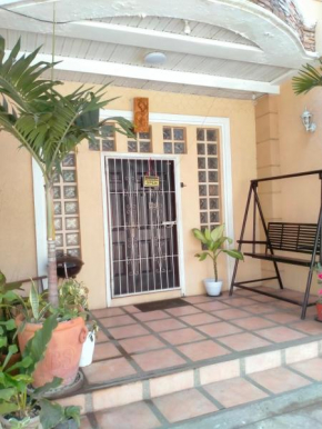 Chelsiefaye Guest House